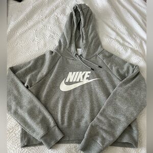 Women’s Nike Cropped Hoodie like new.